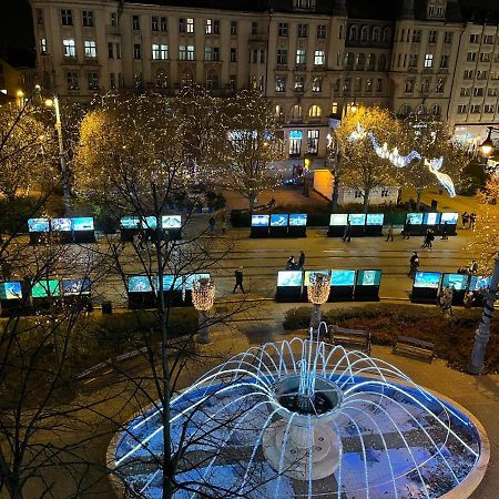 Central Palace Apartman Debrecen Esterno foto
