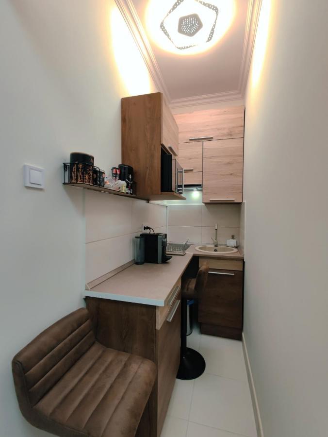 Central Palace Apartman Debrecen Esterno foto