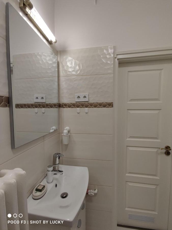 Central Palace Apartman Debrecen Esterno foto